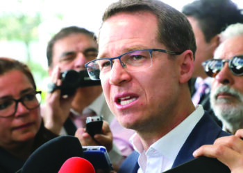 Descarta de la Fuente problemas con EU por apoyo a Cuba