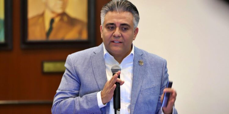 Captan 952 mdp por refrendo: Leal