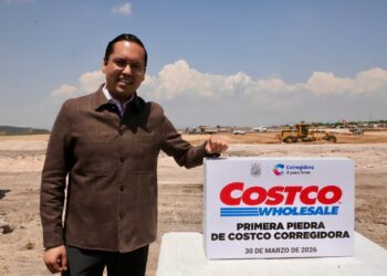 Colocan primera piedra de Costco en Corregidora