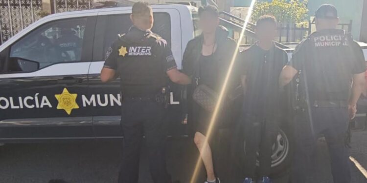 Dos detenidos por delitos contra la salud, portación de armas prohibidas y daños dolosos