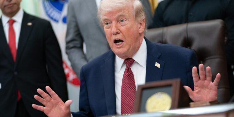 Demandan a Trump para bloquear perforación en aguas profundas del Golfo de México