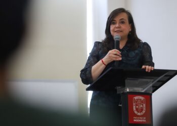 Repiten examen en Medicina de la UAQ tras fallas en plataforma