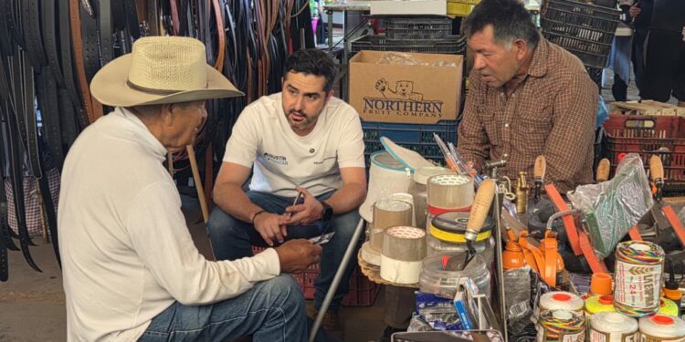 Escucha Dorantes inquietudes en Santa Rosa Jáuregui