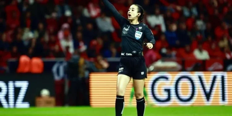 Es Katia Itzel primera juez central mexicana en un Mundial