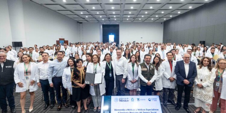 Autoridades estatales dan bienvenida a 205 médicos al IMSS en Querétaro