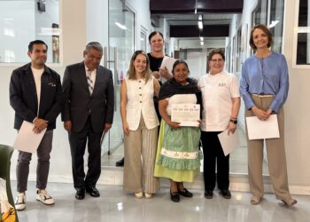 Certifican a cocineras tradicionales