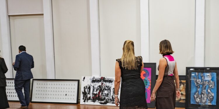 Realiza CIC exitosa subasta a beneficio