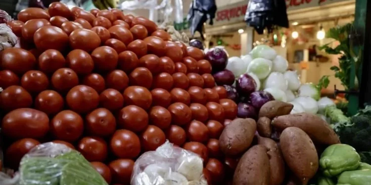 Desacelera inflación en primera quincena de abril a 4.53%