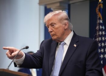 Amenaza Trump con ofensiva mayor si falla acuerdo con Irán