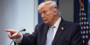 Amenaza Trump con ofensiva mayor si falla acuerdo con Irán