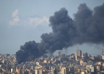 Israel bombardea Beirut y mata a 182 personas