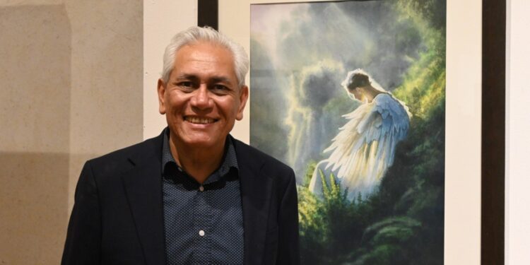 Inaugura Cuauhtémoc Velázquez su exposición: Seres de luz