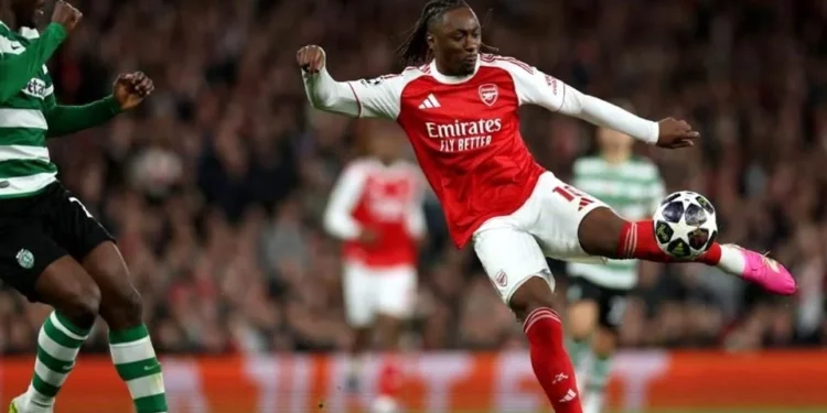 El Arsenal avanza sin brillo a semifinales