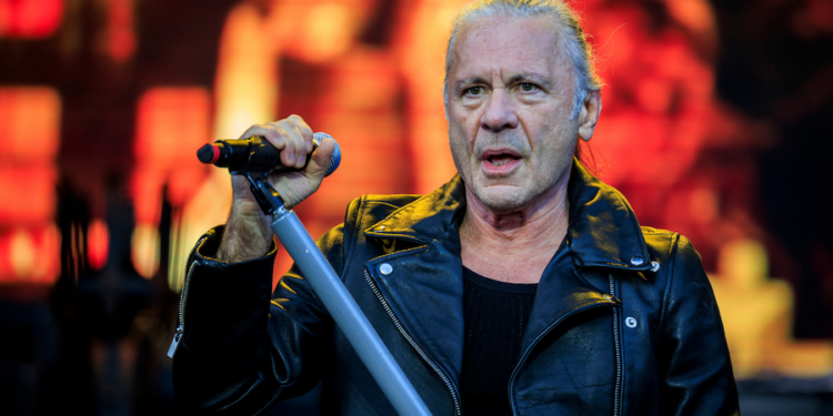 Prepara Bruce Dickinson nuevo  álbum como solista para 2027