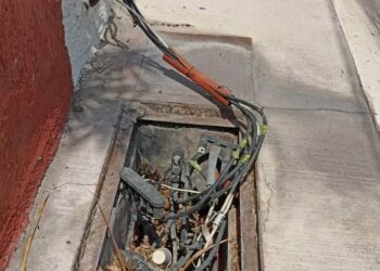 Reportan vecinos de Calesa corte de luz