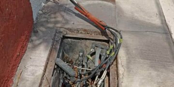 Reportan vecinos de Calesa corte de luz