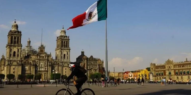 Cae 0.8% economía de México en primer trimestre