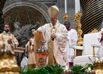 León XIV celebra Misa Crismal de Jueves Santo; aboga por una Iglesia alejada de la prepotencia