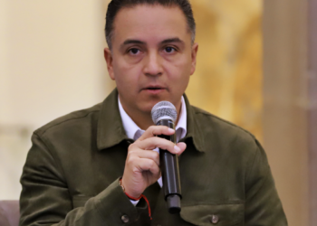 Chepe Guerrero y Eric Gudiño supervisan limpieza de drenaje