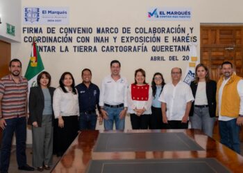 Firma Rodrigo Monsalvo convenio de colaboración con el INAH