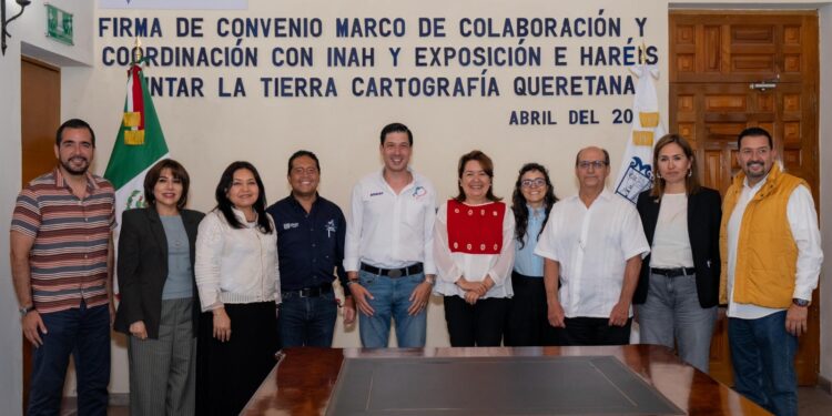 Firma Rodrigo Monsalvo convenio de colaboración con el INAH