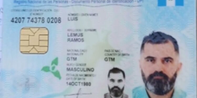 Contralmirante Fernando Farías Laguna ingresó con pasaporte falso a Argentina