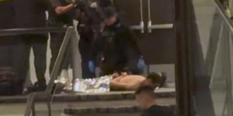 ¿Quién es y qué cargos enfrentará el tirador en cena de Trump?