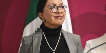 Oficializa Damián renuncia; va por candidatura en Guerrero