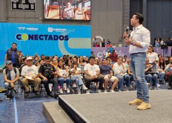 Entregan 2 mil 500 computadoras de programa “Conectados“
