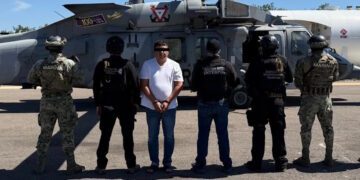 Embajador Ronald Johnson destaca operativo para detener a “El Jardinero”