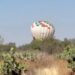 Globo aerostático aterriza de emergencia en Pirámides de Teotihuacán