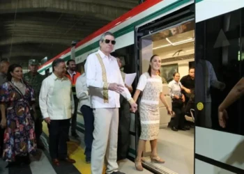 Recorre Sheinbaum tramo del Tren Suburbano que conecta con el AIFA