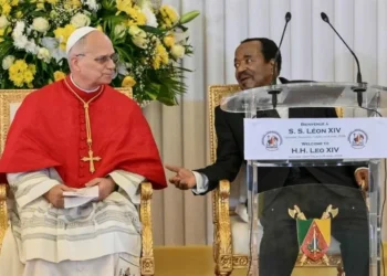 Dice Papa que los ricos y poderosos amenazan la paz