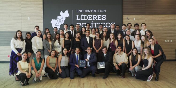 Se reúne Luis Nava con alumnos de la Universidad Anáhuac