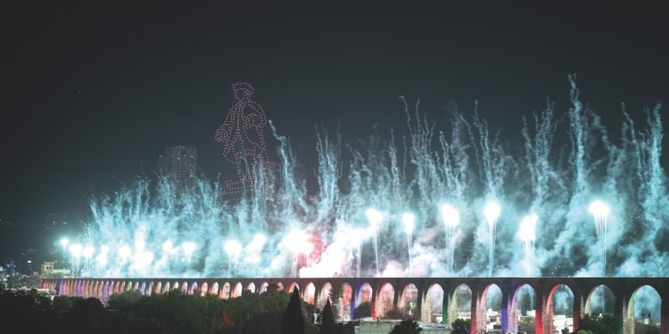 Une a queretanos gran fiesta por el Acueducto