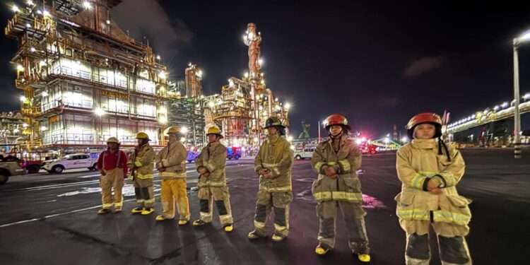 Sheinbaum: Incendio en refinería Dos Bocas no dejó daños graves ni heridos