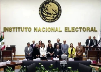 Da INE luz verde a reducción de sueldos hasta 2027