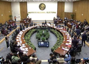 Revelan a los 15 candidatos finalistas para ocupar tres consejerías vacantes en el INE