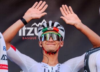 Confirman lesión de Isaac del Toro tras caída