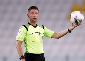 Otro escándalo en Italia: jefe de árbitros acusado de fraude