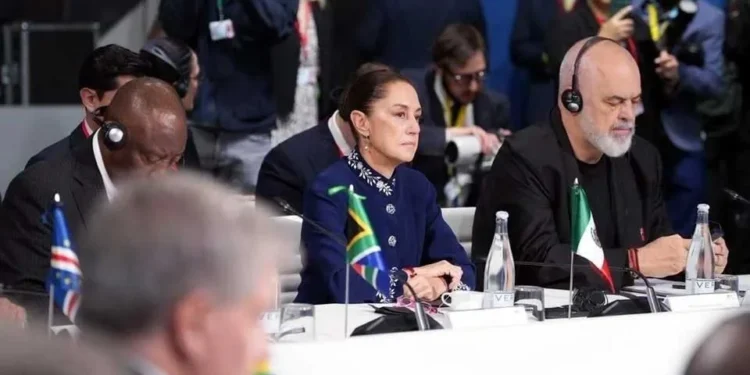 Llama Sheinbaum a frenar gasto militar en cumbre global