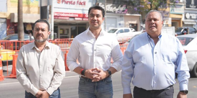 Refuerza Felifer Macías operativo vial en Corregidora Norte por obra del Tren México–Querétaro