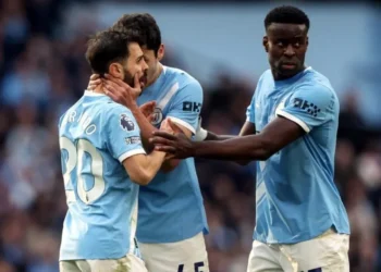 Manchester City aprieta la Premier y se coloca a tres puntos del Arsenal