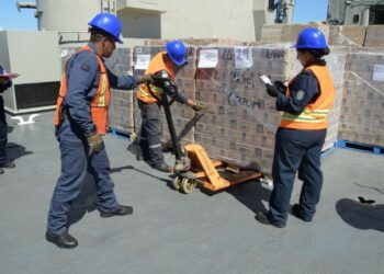 Sheinbaum dice estar “orgullosa” de apoyar a Cuba y niega opacidad en envío de ayuda