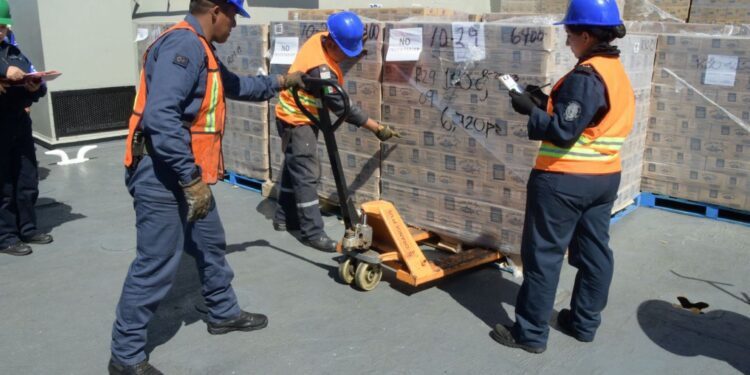 Sheinbaum dice estar “orgullosa” de apoyar a Cuba y niega opacidad en envío de ayuda