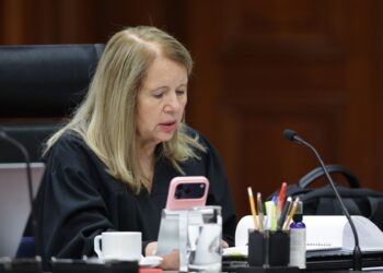 Ministra Loretta Ortiz solicita licencia