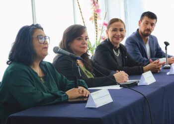 Entregaron constancias a periodistas queretanos