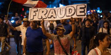 Estalla la tensión en elecciones de Perú por grito de fraude de candidato