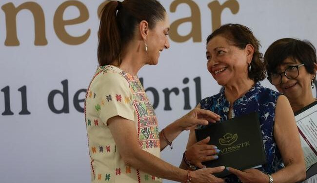 Entrega Sheinbaum escrituras y condonaciones en Morelos
