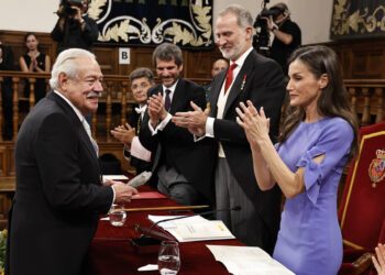 Mexicano Gonzalo Celorio recibe el Premio Cervantes 2025